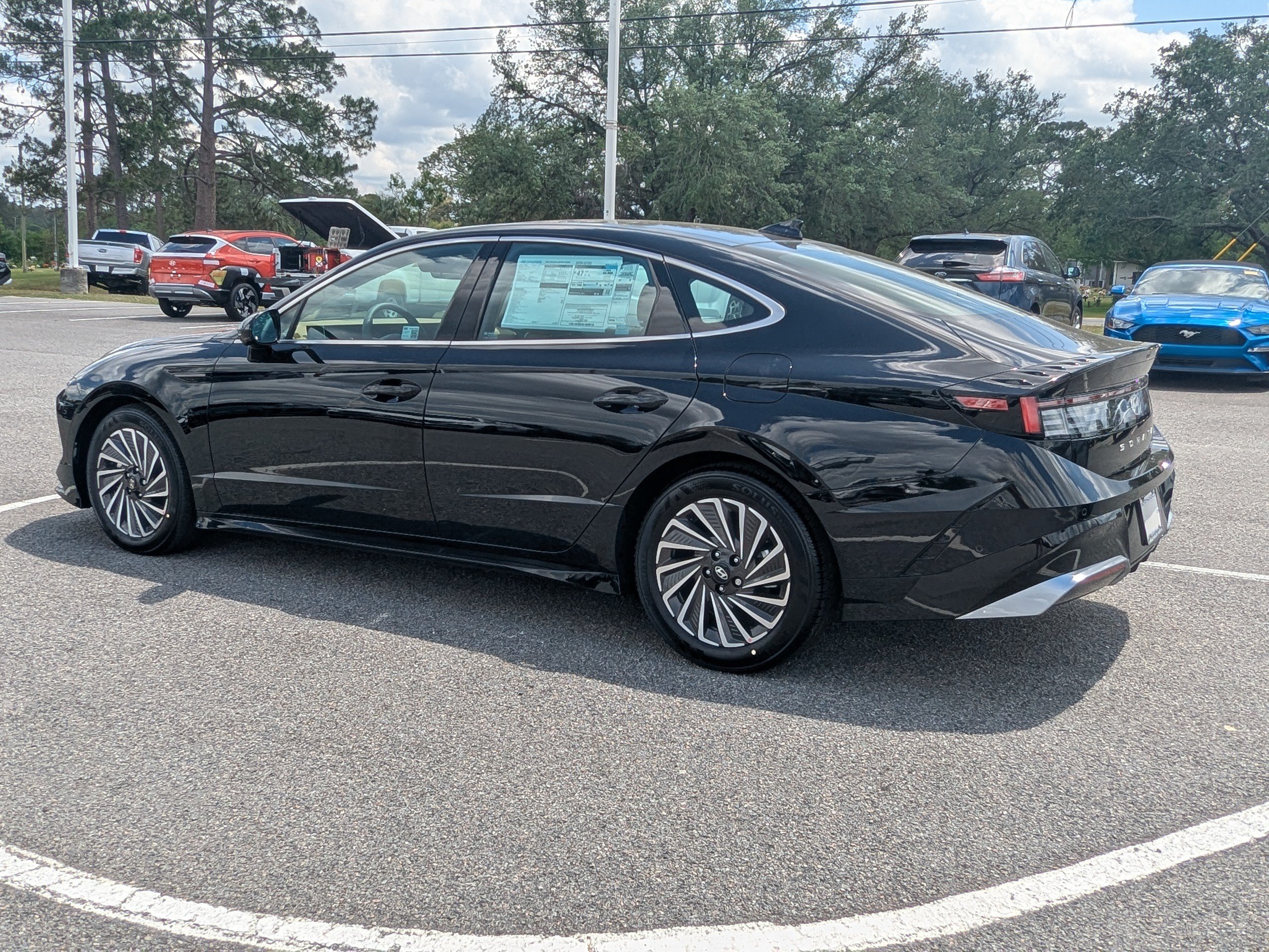 New 2025 Hyundai Sonata Limited FWD image 6