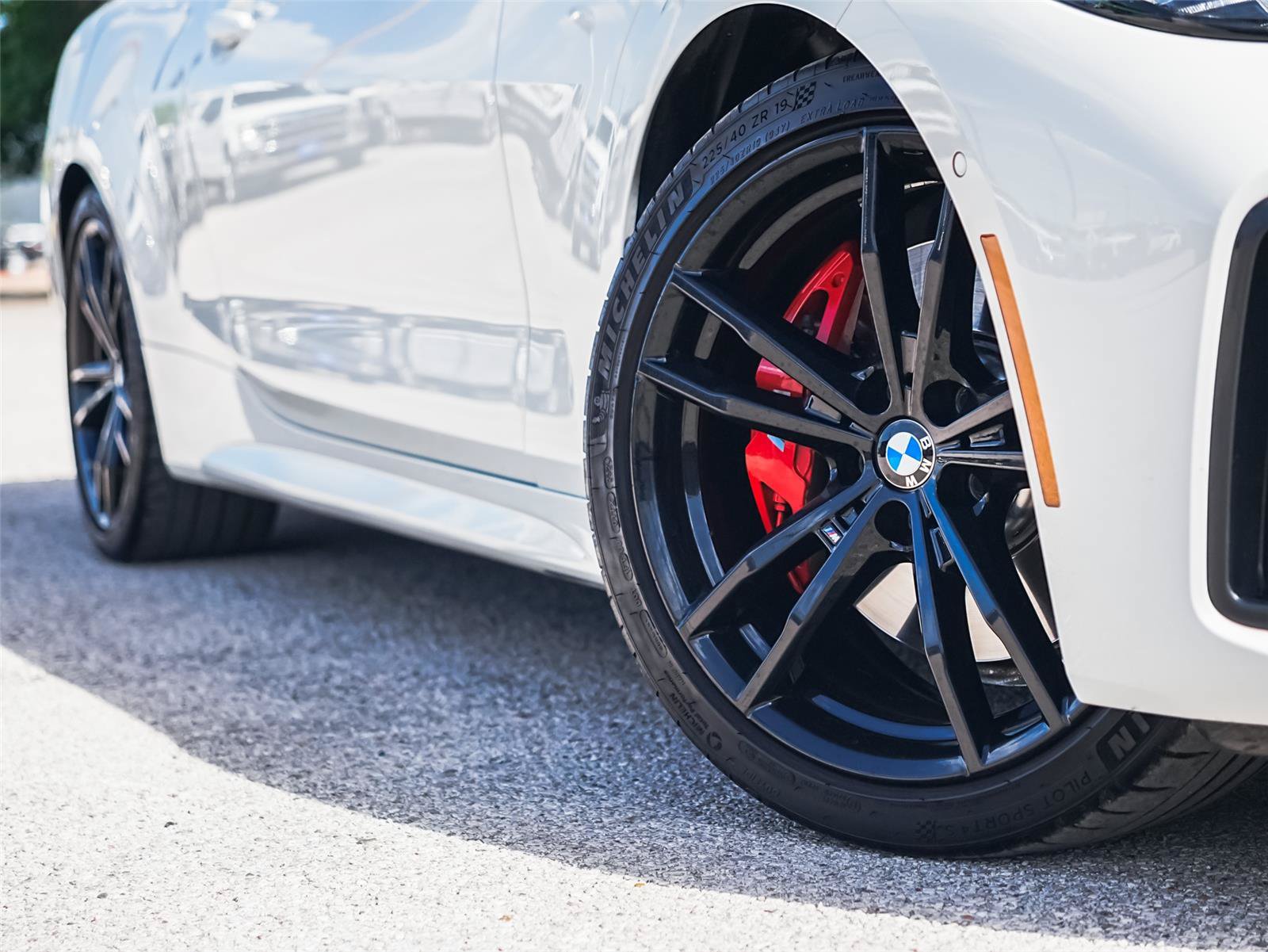 Used 2024 BMW M440i Coupe w/ Premium Package RWD image 2