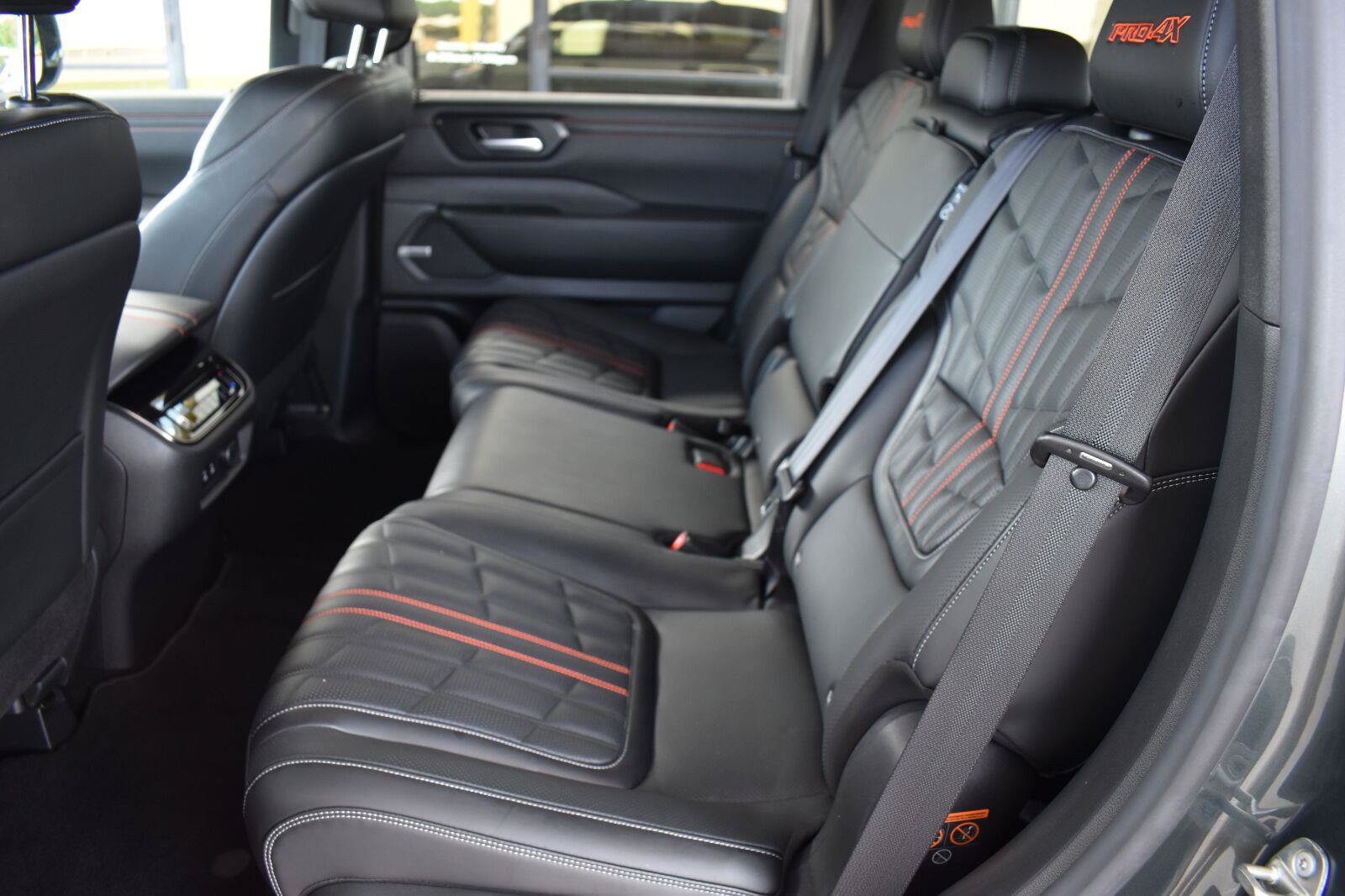 Certified 2025 Nissan Armada PRO-4X AWD/4WD image 55