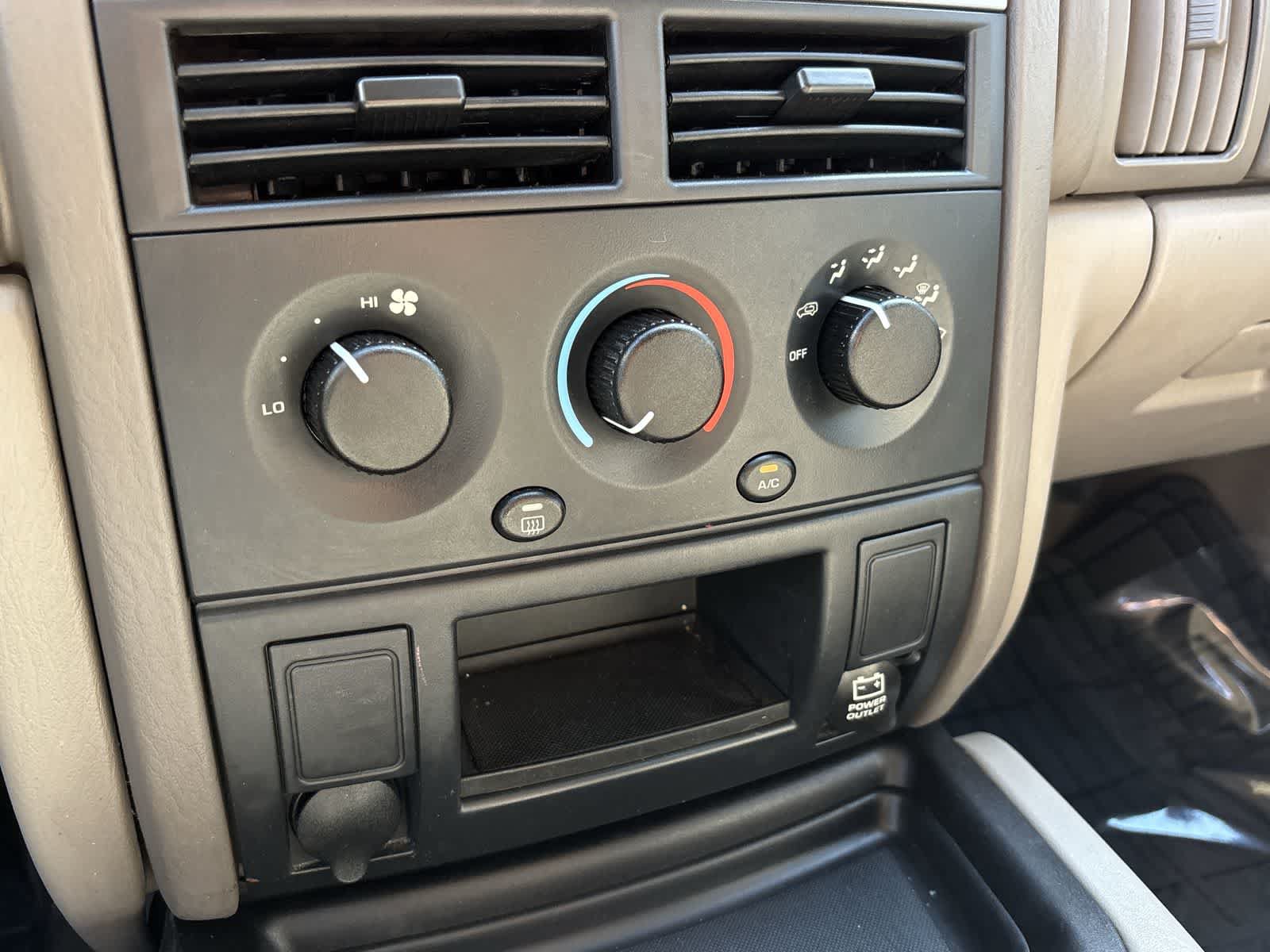Used 2003 Jeep Grand Cherokee Laredo AWD/4WD image 21