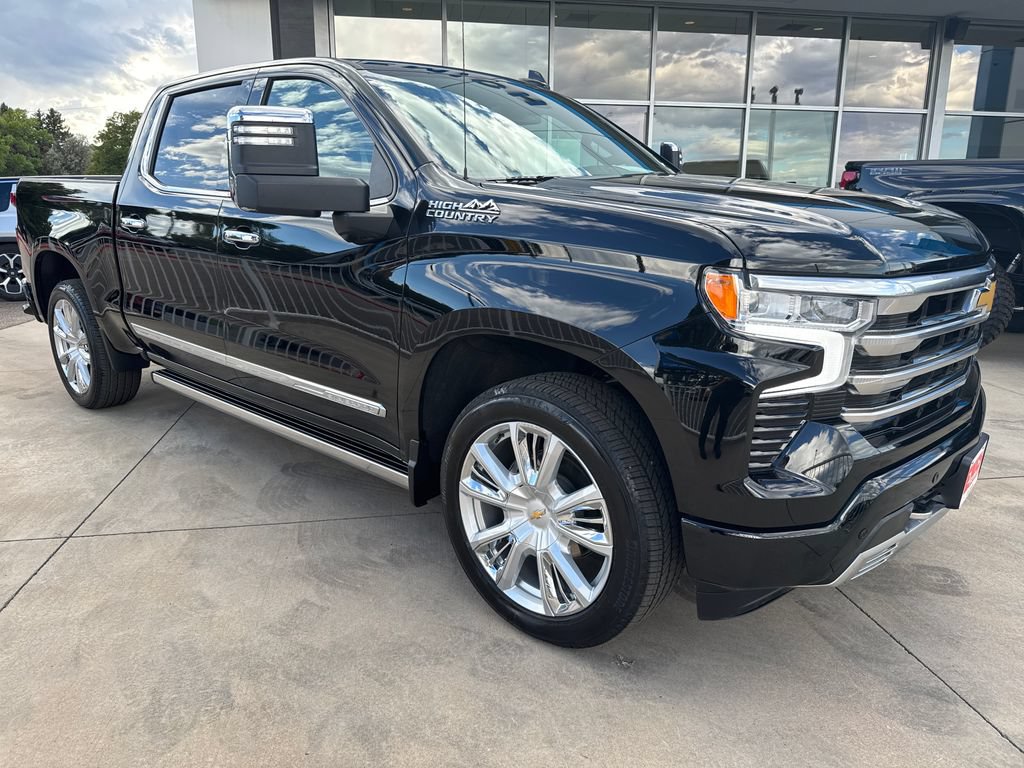 Used 2025 Chevrolet Silverado 1500 High Country w/ High Country Premium Package AWD/4WD image 7