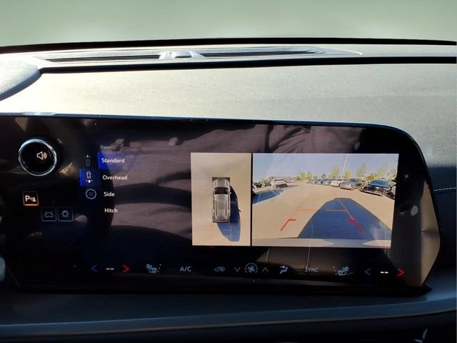 Used 2026 Chevrolet Traverse LT w/ Driver Confidence Package AWD/4WD image 19