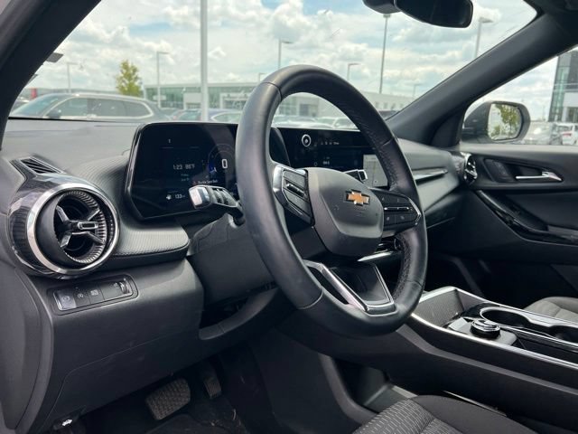 Used 2026 Chevrolet Equinox LT FWD image 9