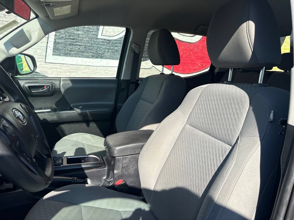 Used 2022 Toyota Tacoma SR w/ SR Convenience Package RWD image 11