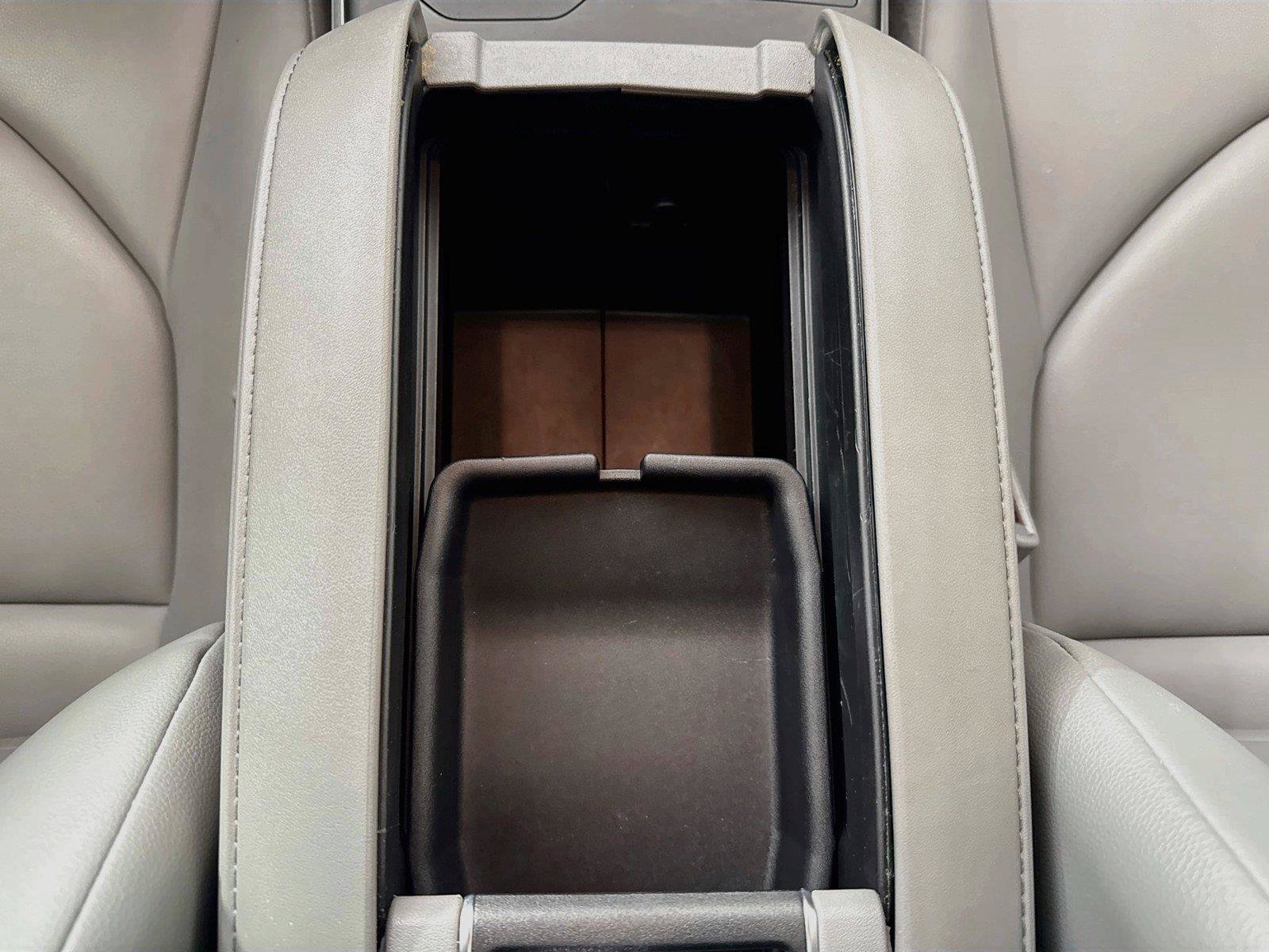 Used 2023 Toyota Highlander XLE FWD image 36