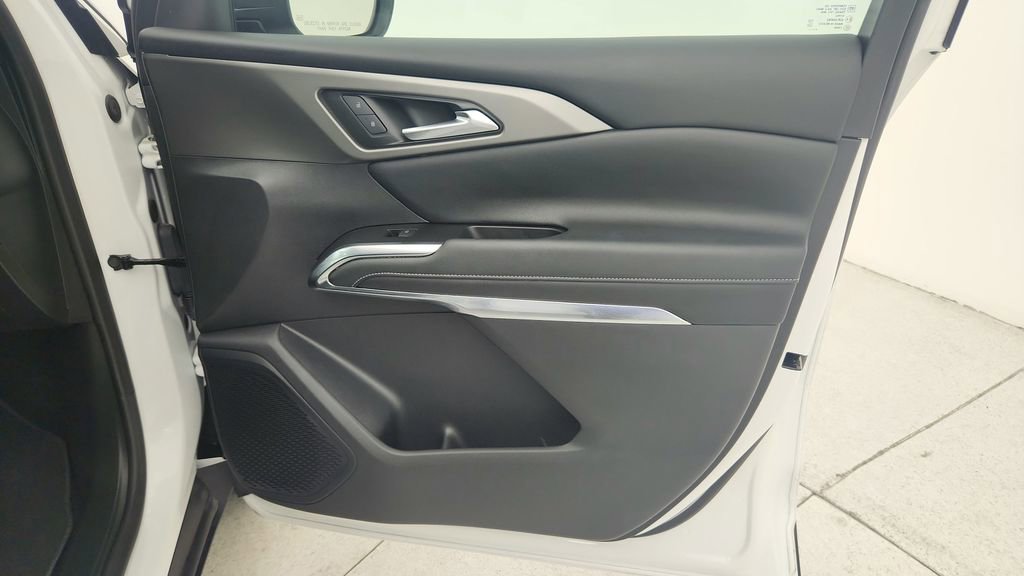 Used 2024 Chevrolet Traverse LT w/ Trailering Package image 33