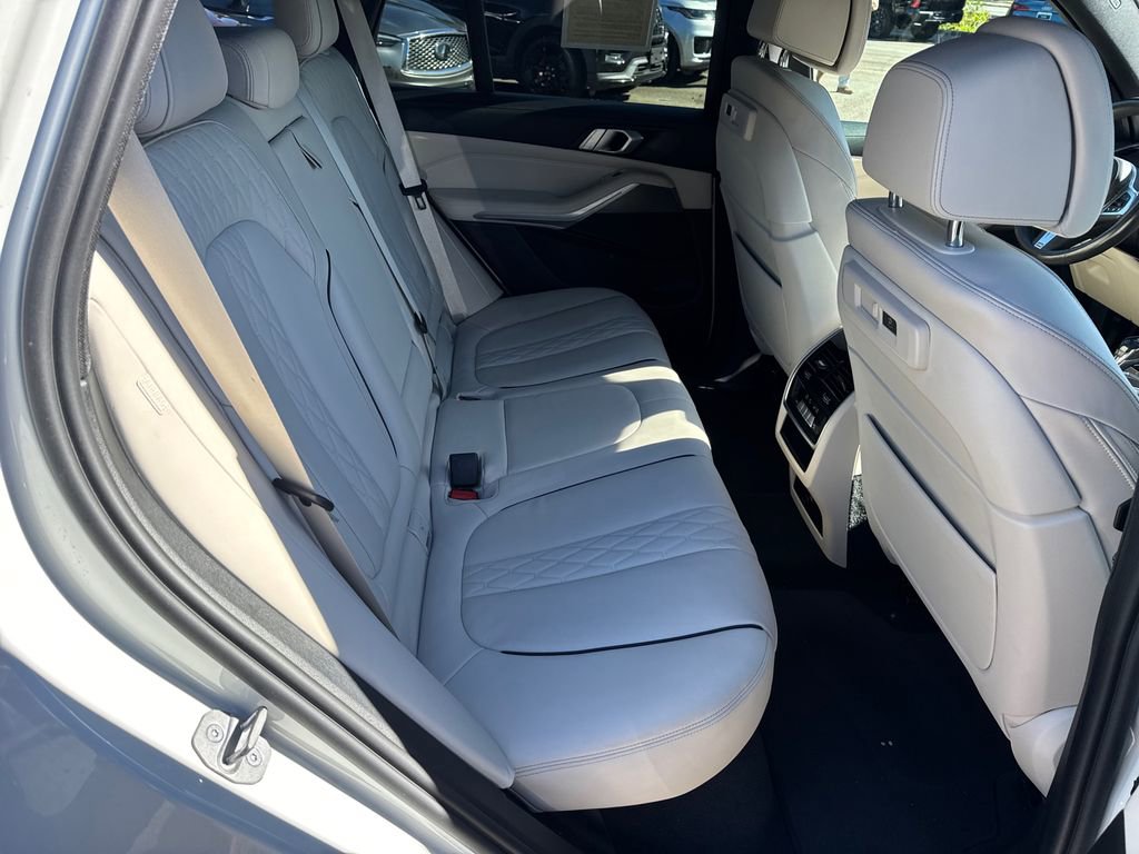 Used 2022 BMW X5 sDrive40i w/ M Sport Package RWD image 15