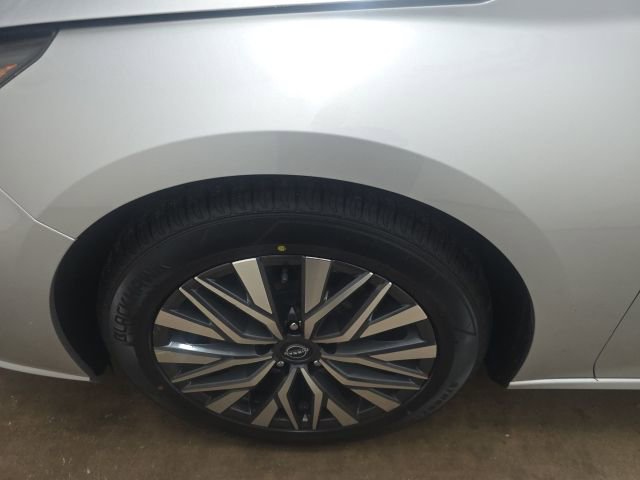 Used 2023 Nissan Altima 2.5 SV image 18