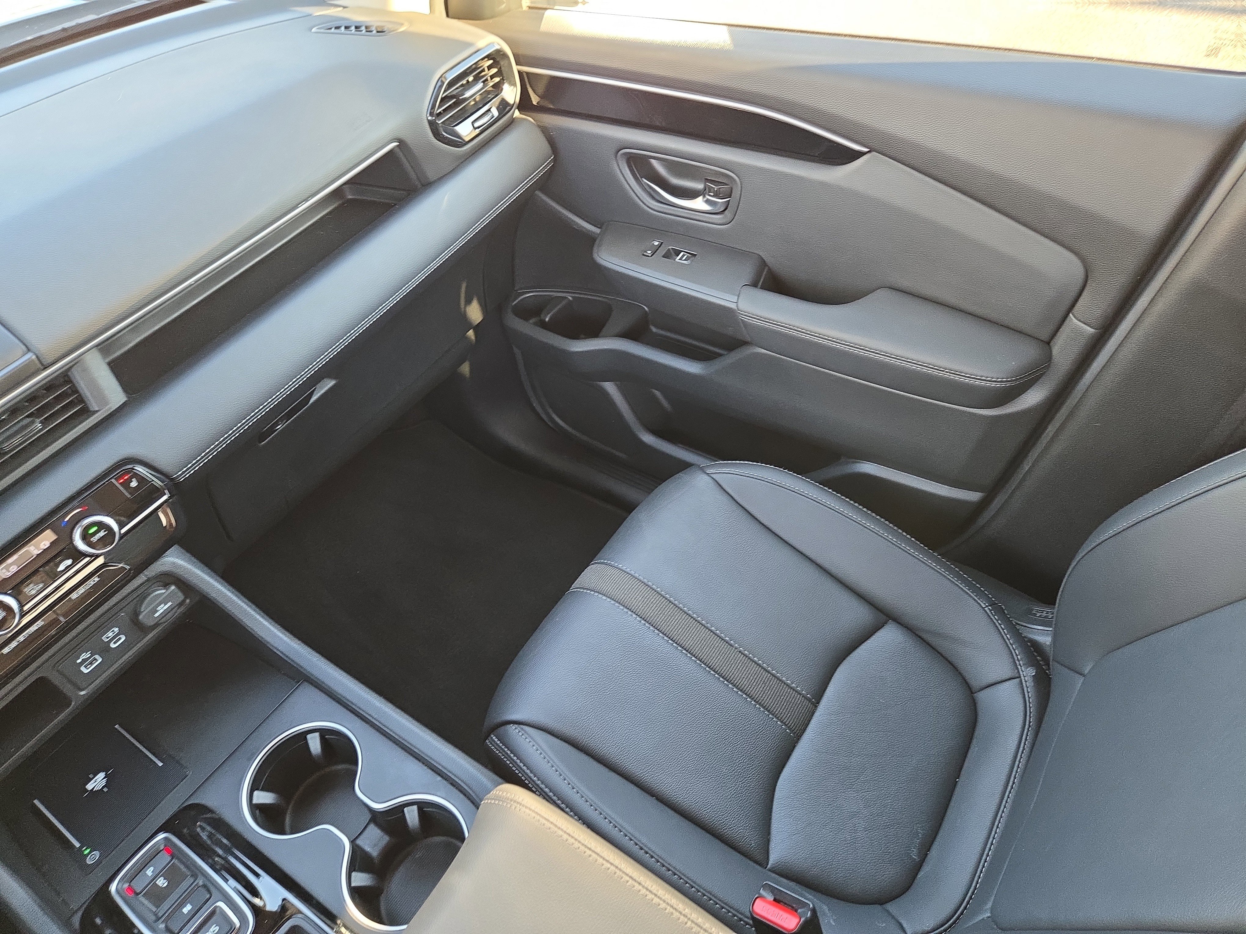 Used 2024 Honda Pilot Touring image 16