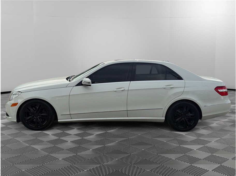 Used 2010 Mercedes-Benz E 350 4MATIC Sedan image 2