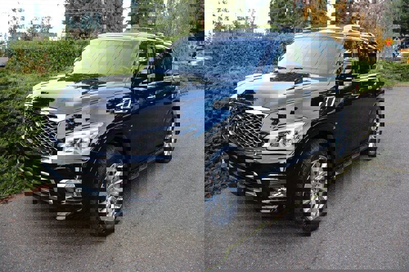 Used 2016 INFINITI QX80 4WD image 1