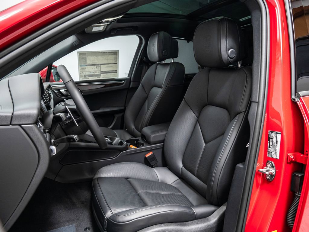 Used 2026 Porsche Macan image 5