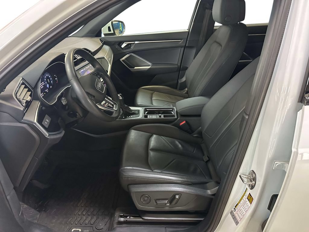 Used 2023 Audi Q3 2.0T Premium w/ Convenience Package AWD/4WD image 15