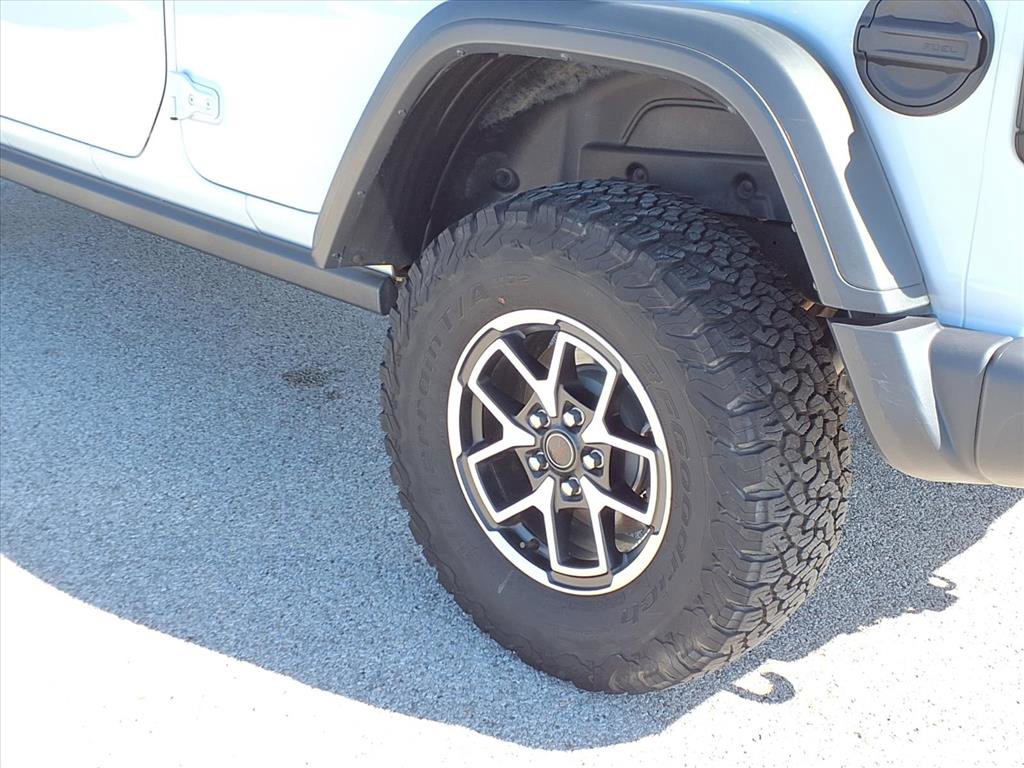 Used 2025 Jeep Wrangler Unlimited Rubicon AWD/4WD image 32