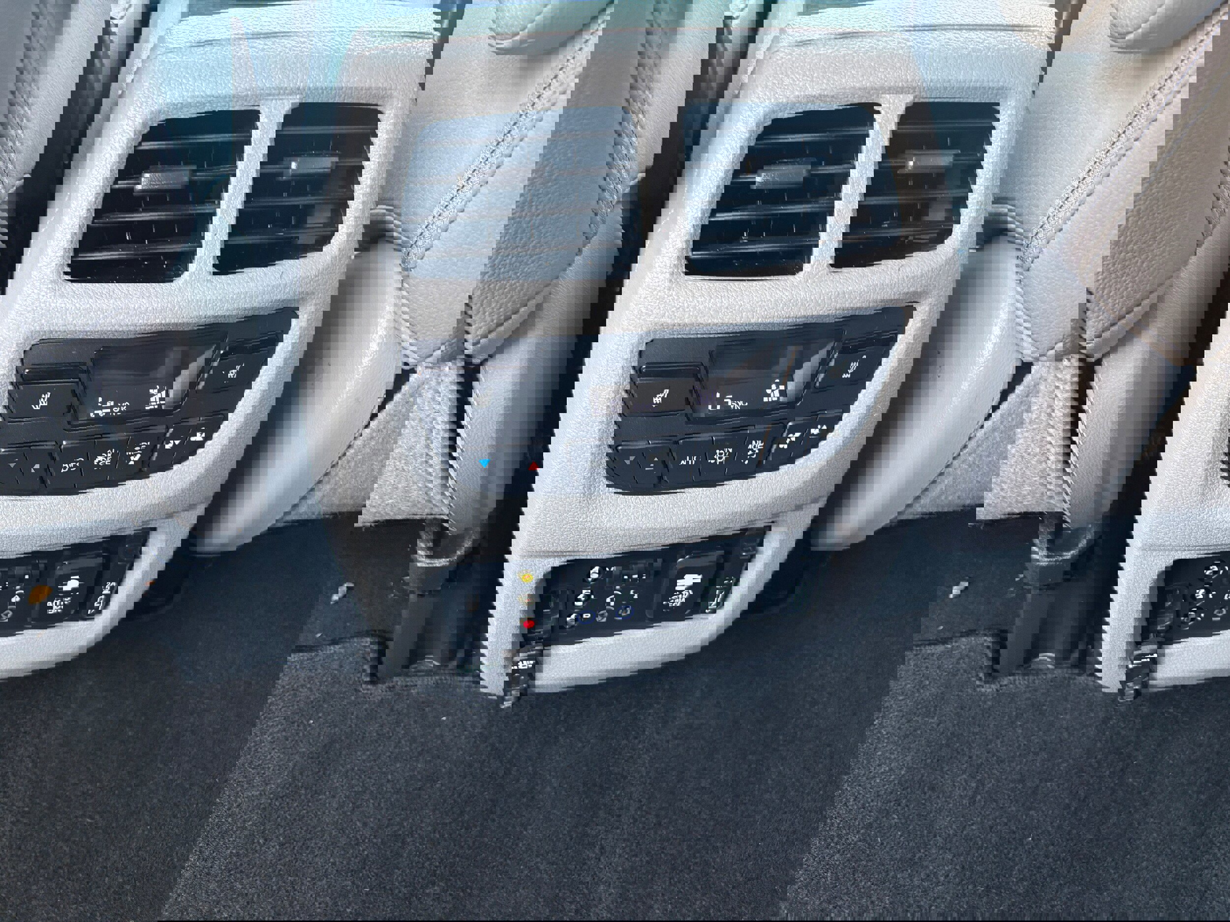 Used 2016 Honda Pilot Elite image 14