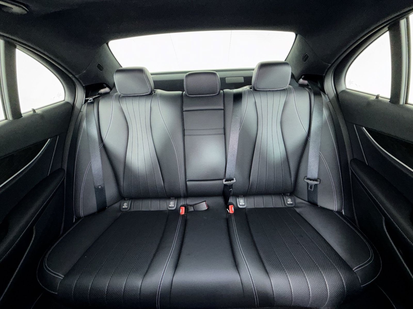 Used 2023 Mercedes-Benz E 350 4MATIC Sedan image 25