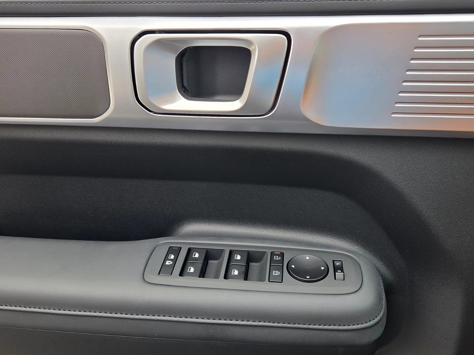 New 2026 Hyundai Santa Fe SEL FWD image 29