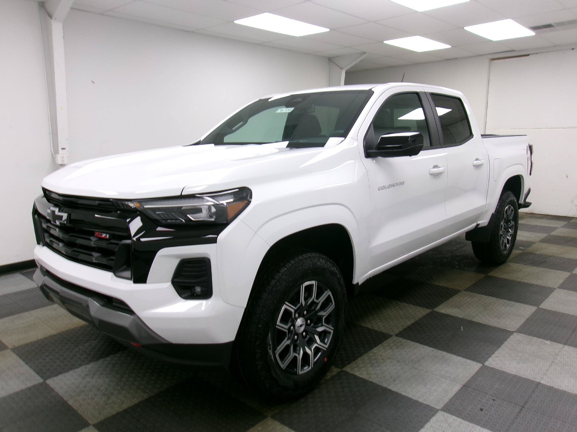 New 2026 Chevrolet Colorado Z71 w/ Technology Package AWD/4WD image 1