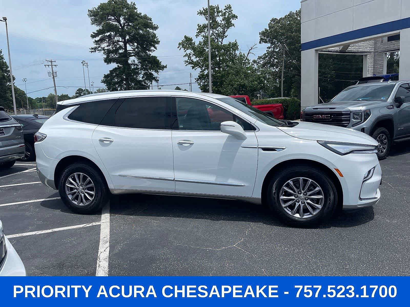 Used 2023 Buick Enclave Essence FWD image 6