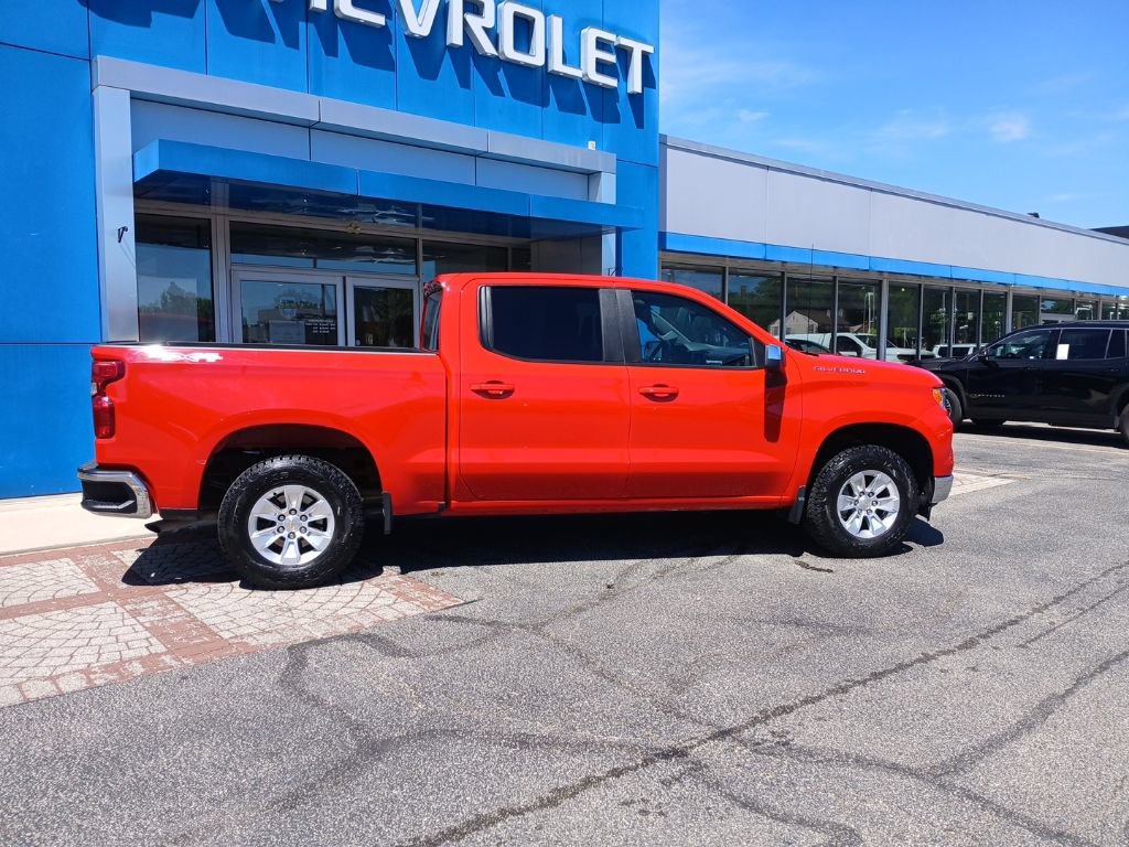Used 2025 Chevrolet Silverado 1500 LT AWD/4WD image 11