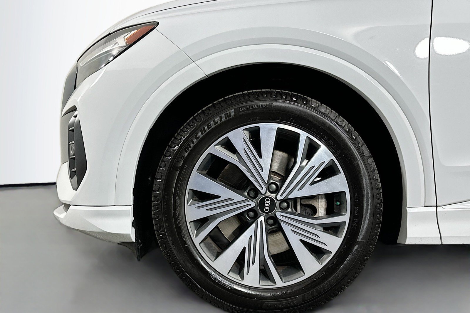 Used 2023 Audi Q4 e-tron Premium w/ Convenience Package image 12