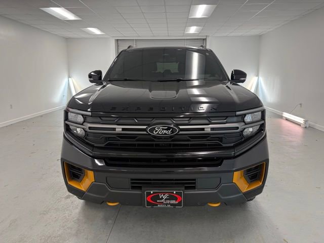 Used 2025 Ford Expedition Tremor image 2