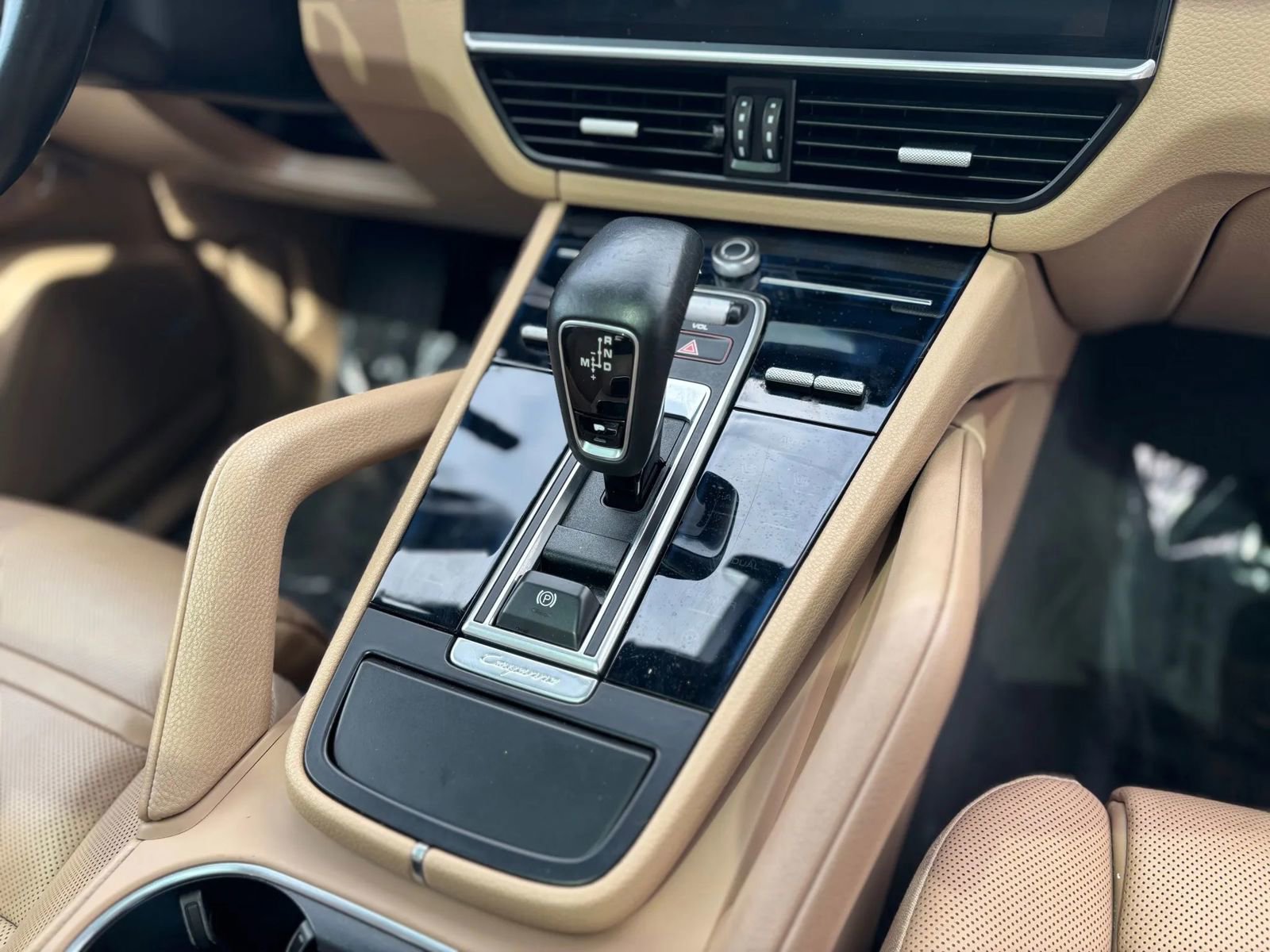 Used 2019 Porsche Cayenne image 39