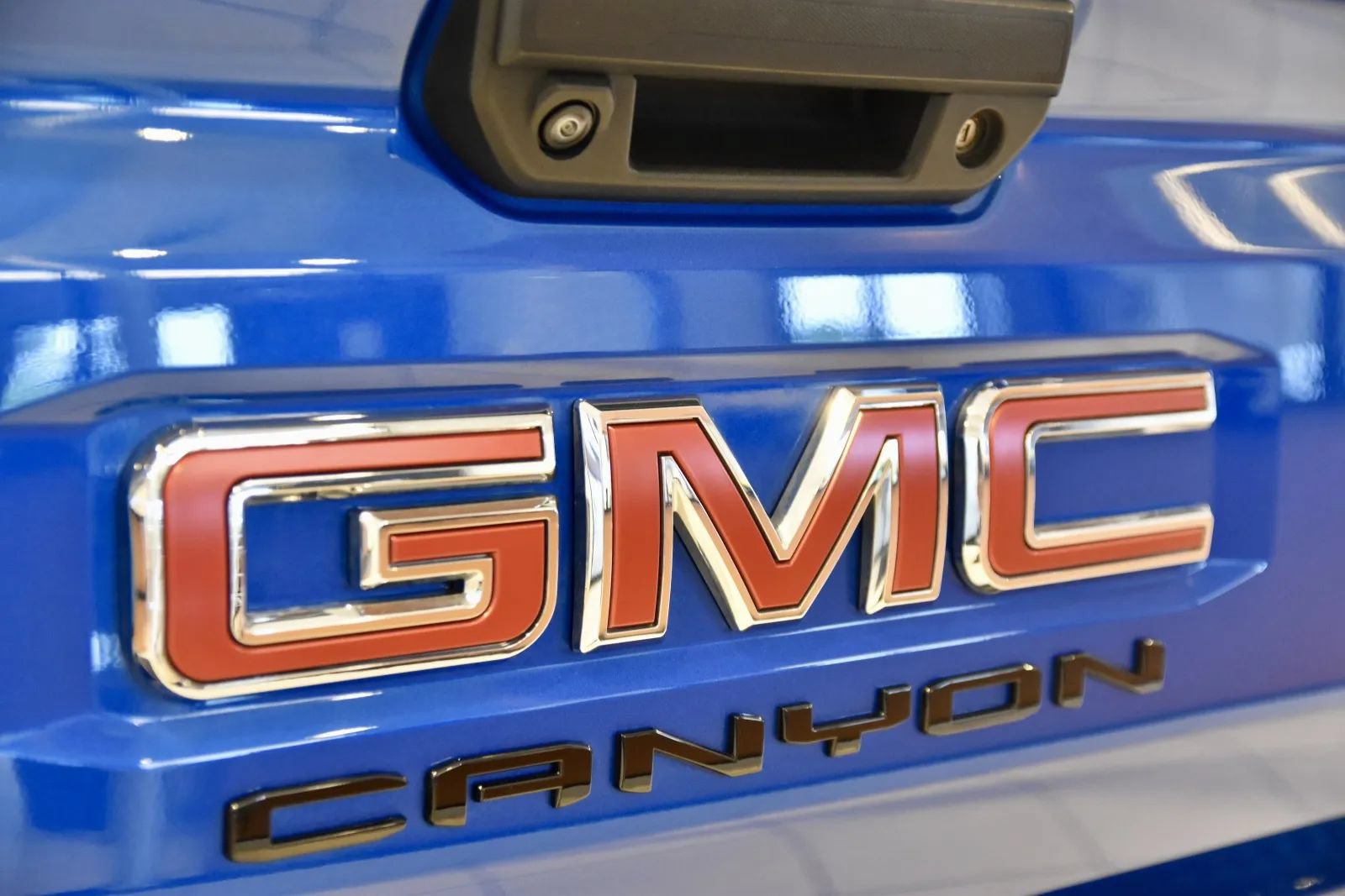 Used 2023 GMC Canyon AT4X AWD/4WD image 11
