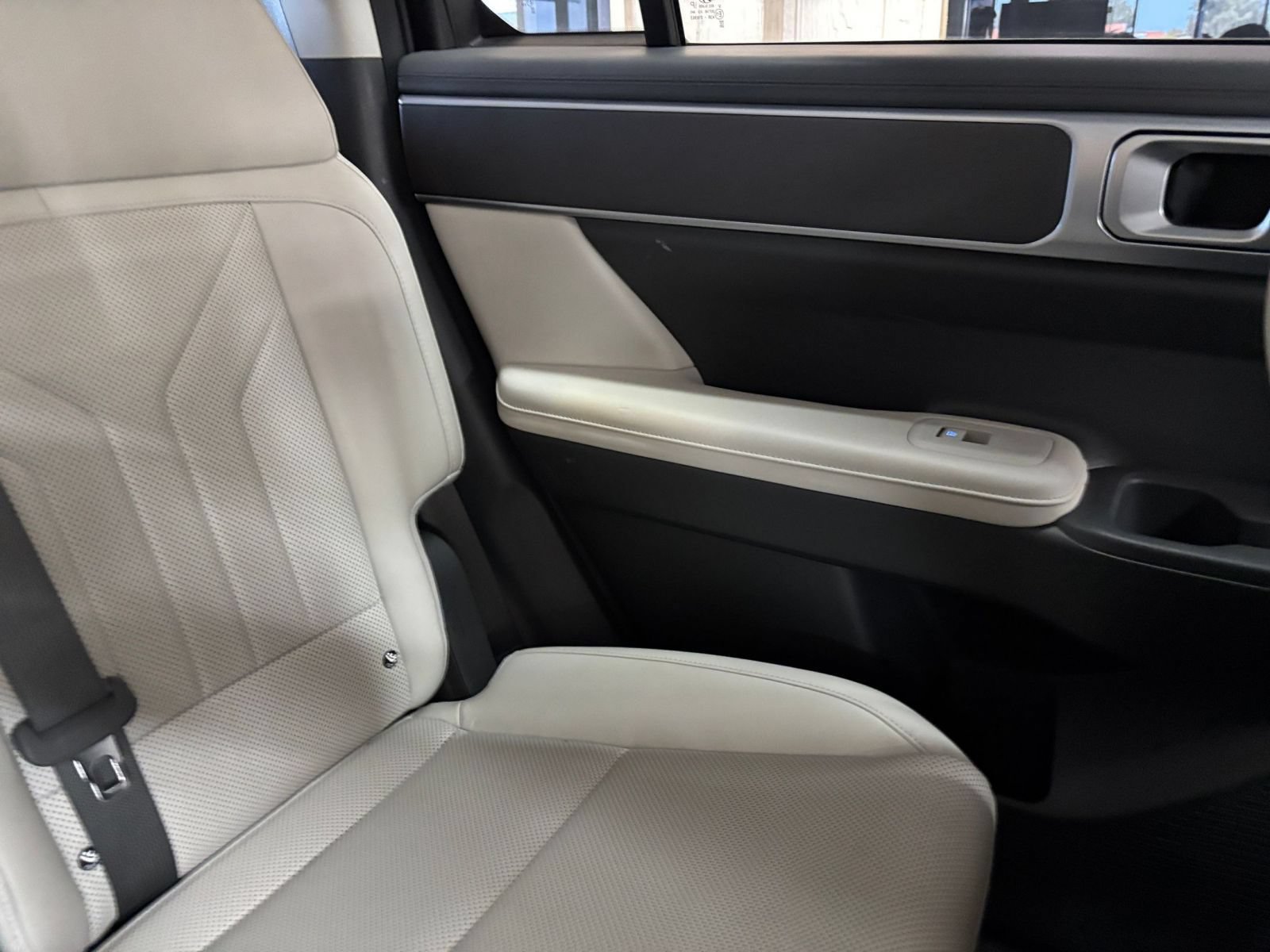 Used 2025 Hyundai Santa Fe SEL FWD image 35