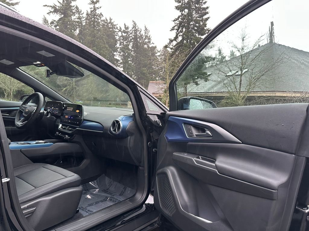 New 2026 Chevrolet Equinox EV LT image 11