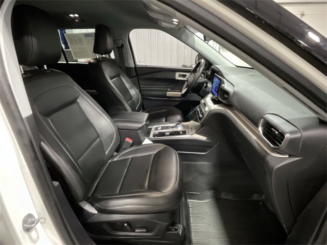 Used 2022 Ford Explorer XLT w/ Equipment Group 202A image 30