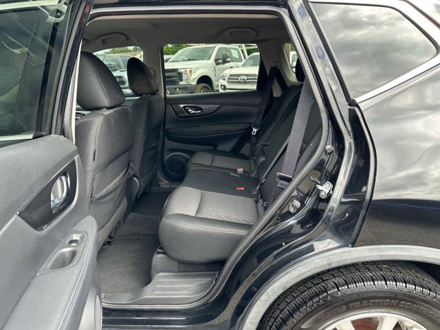 Used 2019 Nissan Rogue SV image 12