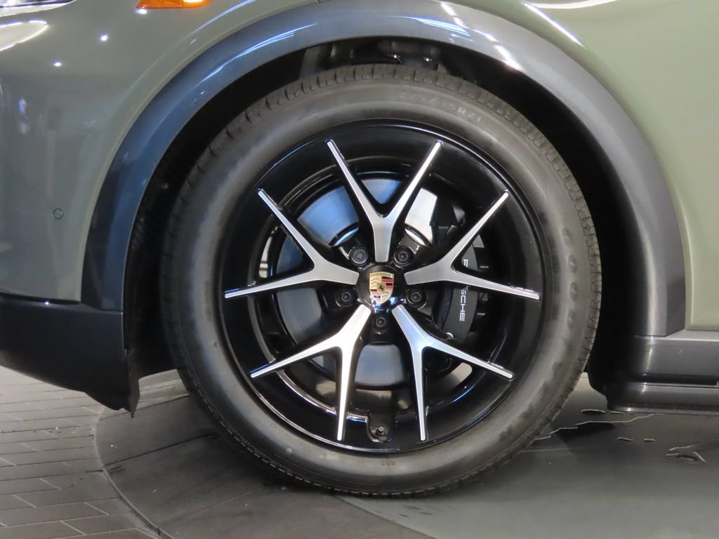 New 2026 Porsche Cayenne Electric AWD/4WD image 11