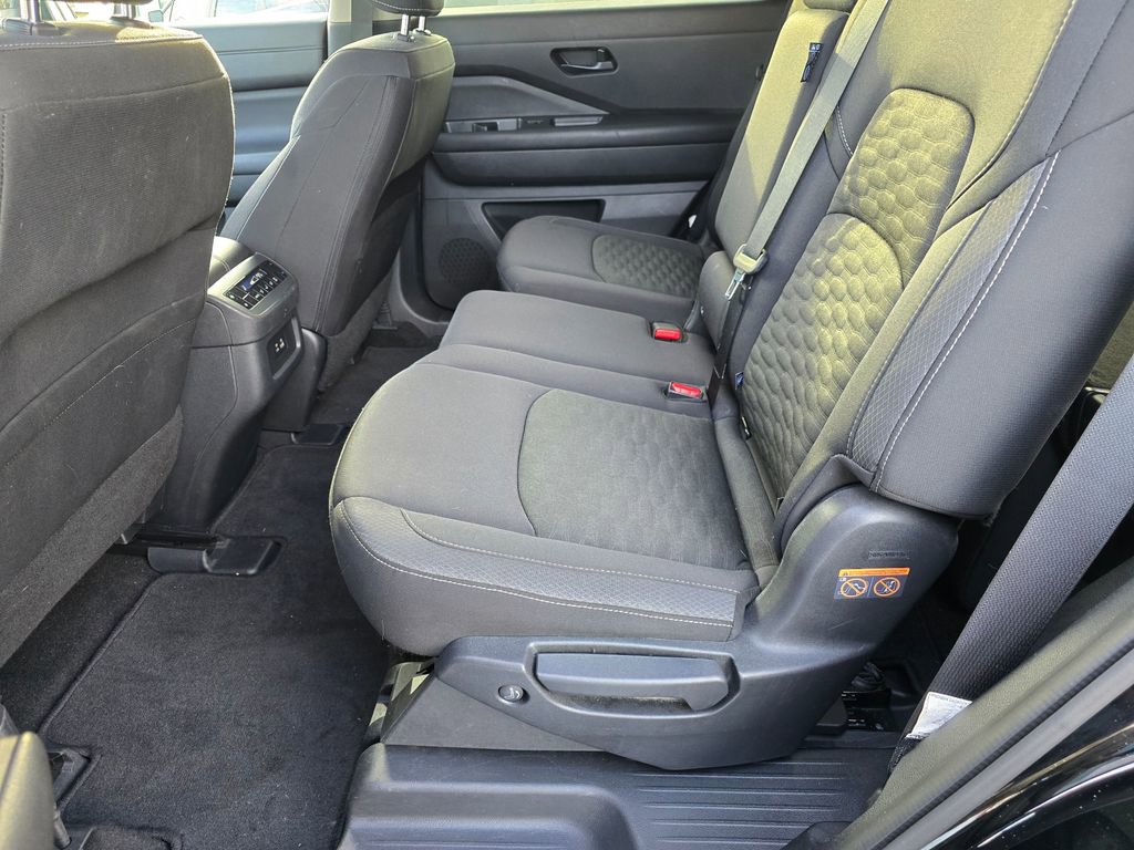 Used 2024 Nissan Pathfinder SV image 20