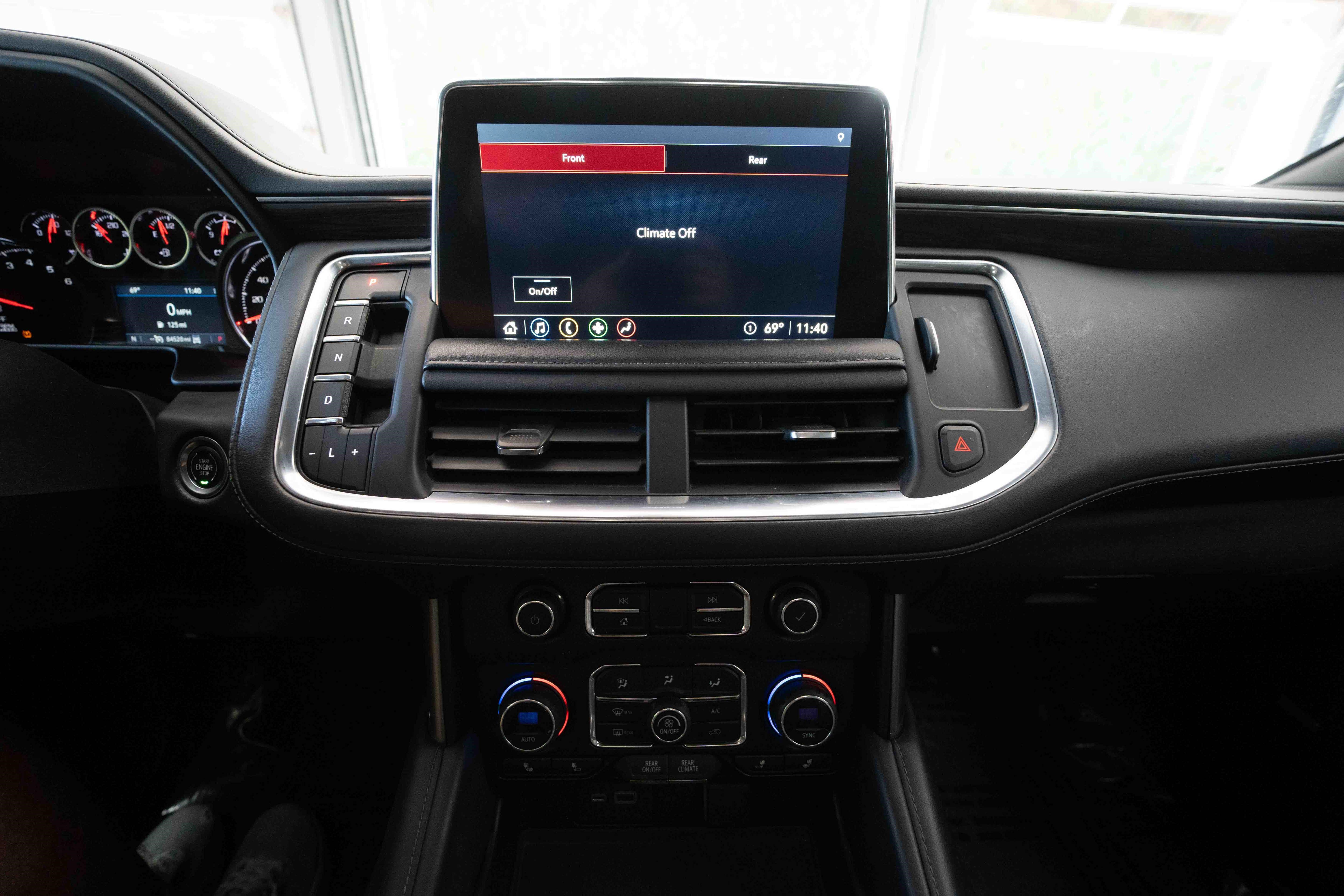Used 2021 Chevrolet Tahoe Z71 w/ Z71 Signature Package AWD/4WD image 16