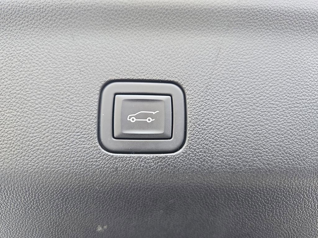 Used 2023 Chevrolet Tahoe RST w/ Sport Performance Package image 35