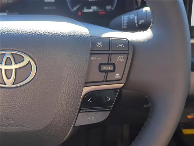 Used 2026 Toyota Camry XLE FWD image 19