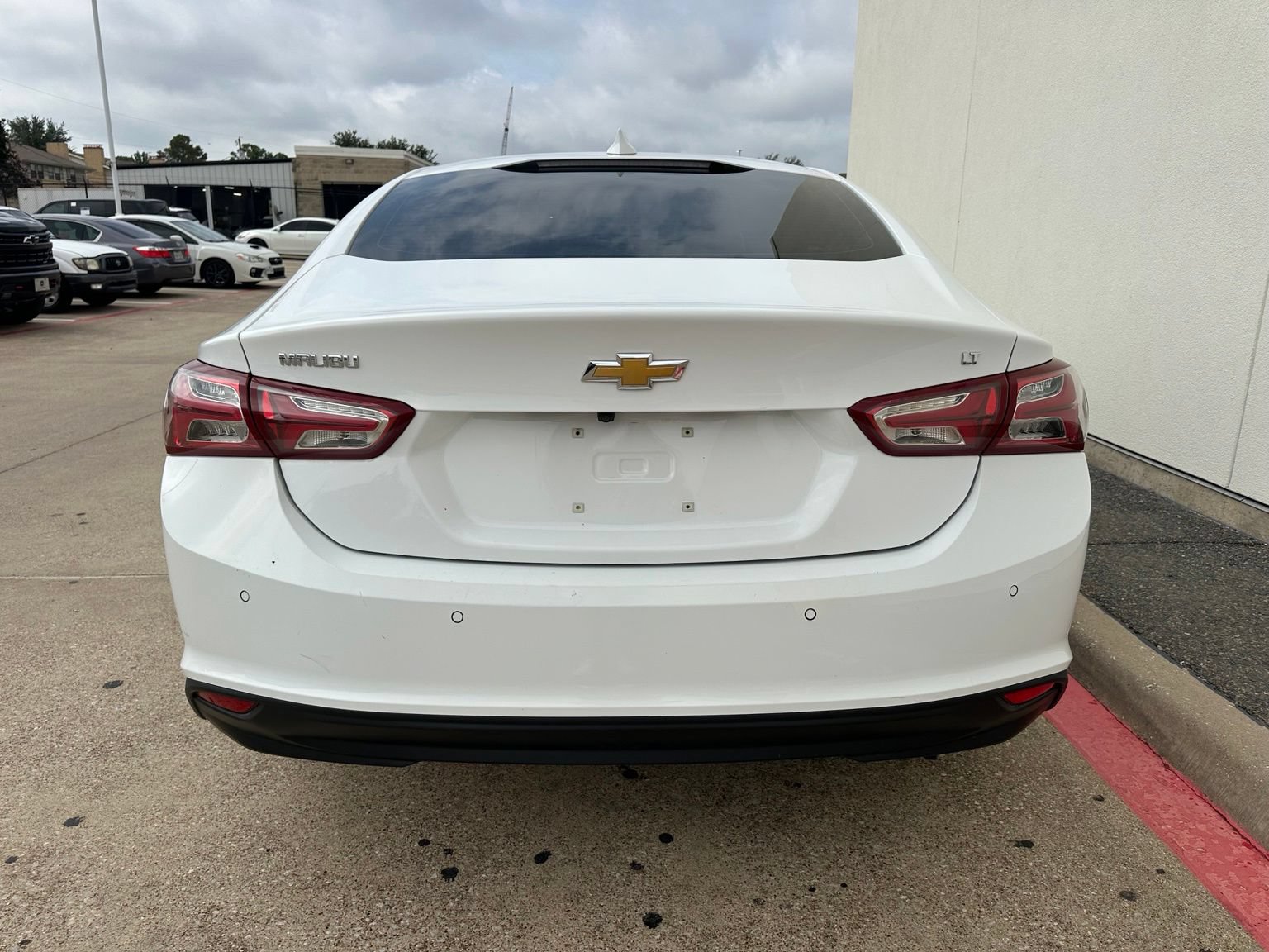 Used 2020 Chevrolet Malibu LT w/ Leather Package FWD image 6