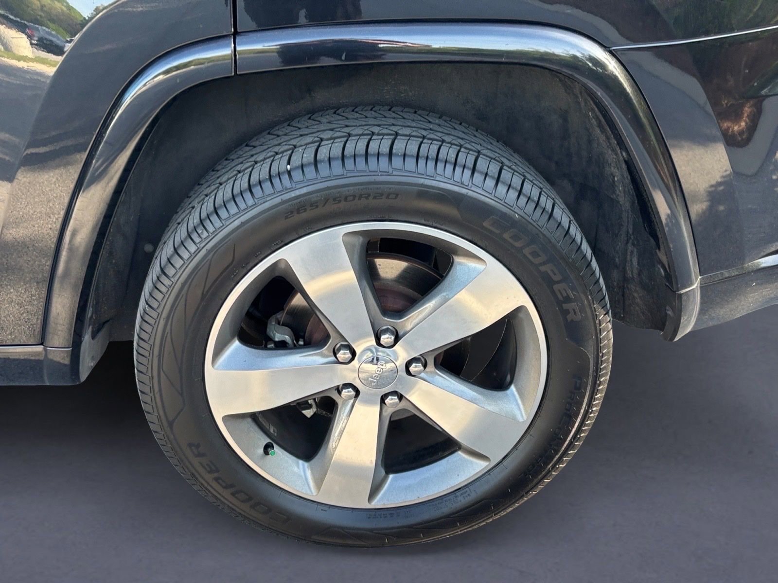 Used 2014 Jeep Grand Cherokee Overland w/ Advanced Technology Group AWD/4WD image 5