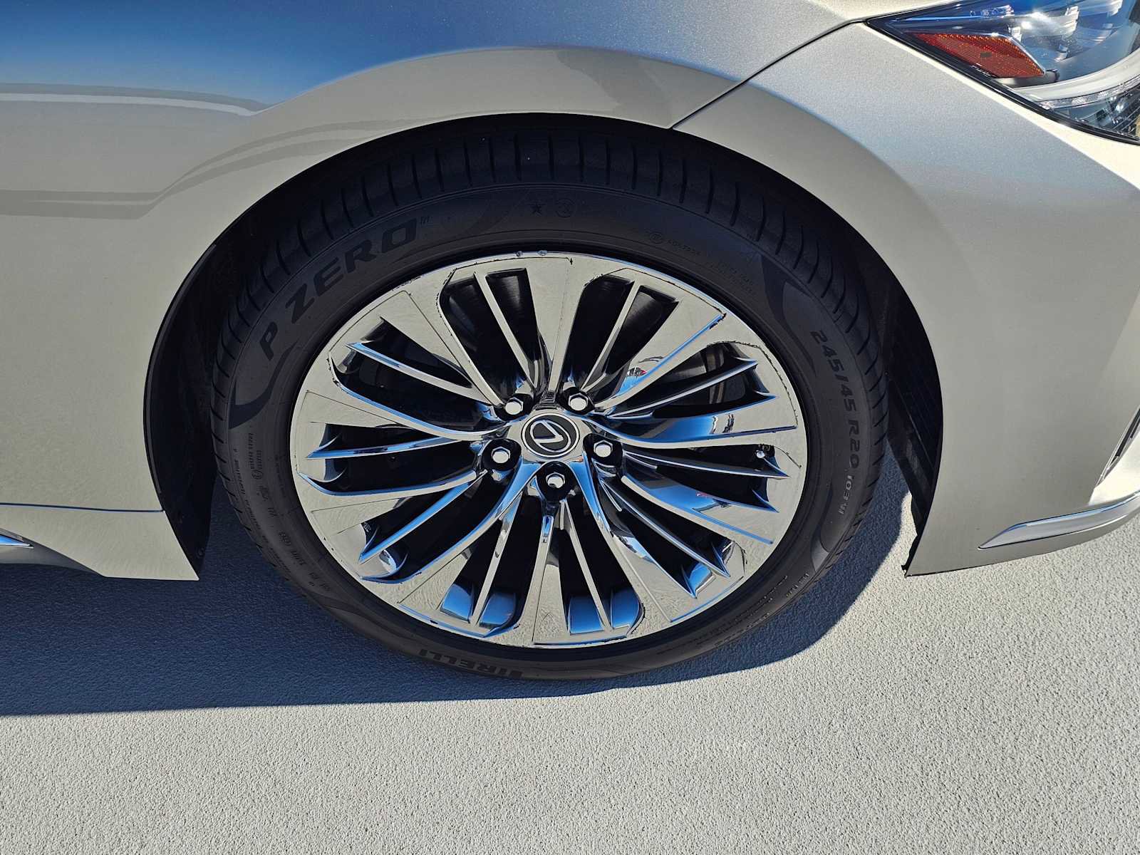 Used 2022 Lexus LS 500 w/ Cold Weather Package (CK) RWD image 9