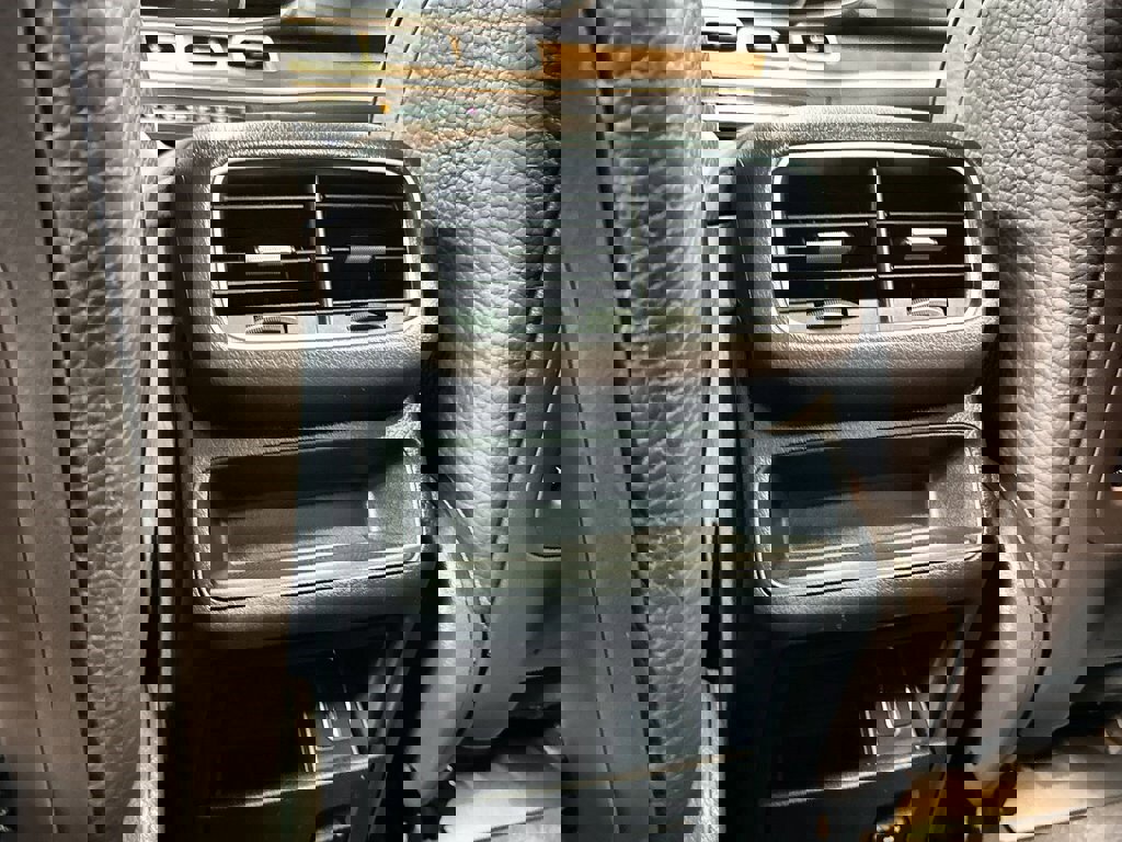 Used 2022 Mercedes-Benz GLE 350 4MATIC w/ Premium Package image 28