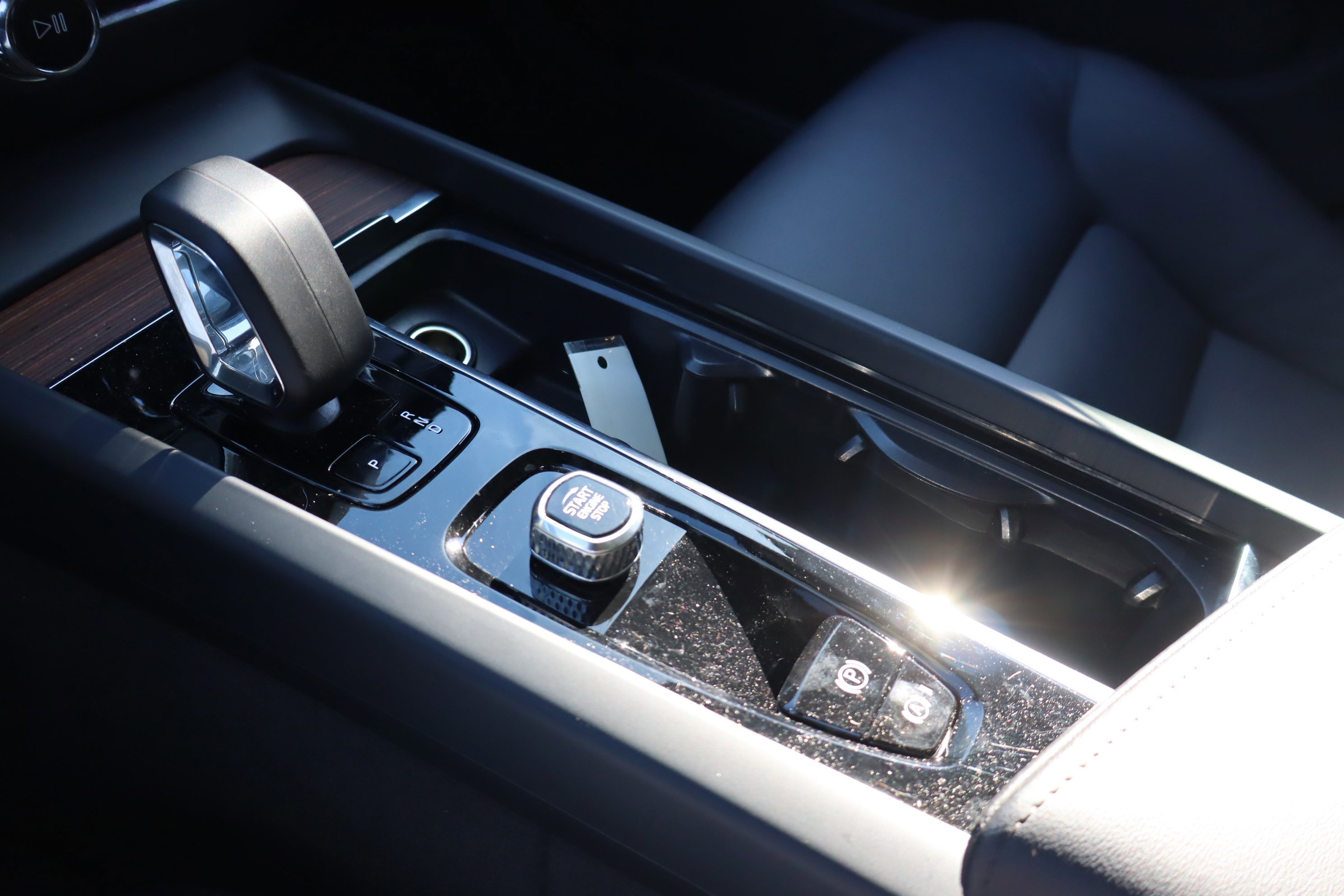 Used 2025 Volvo V60 B5 Cross Country Plus image 28