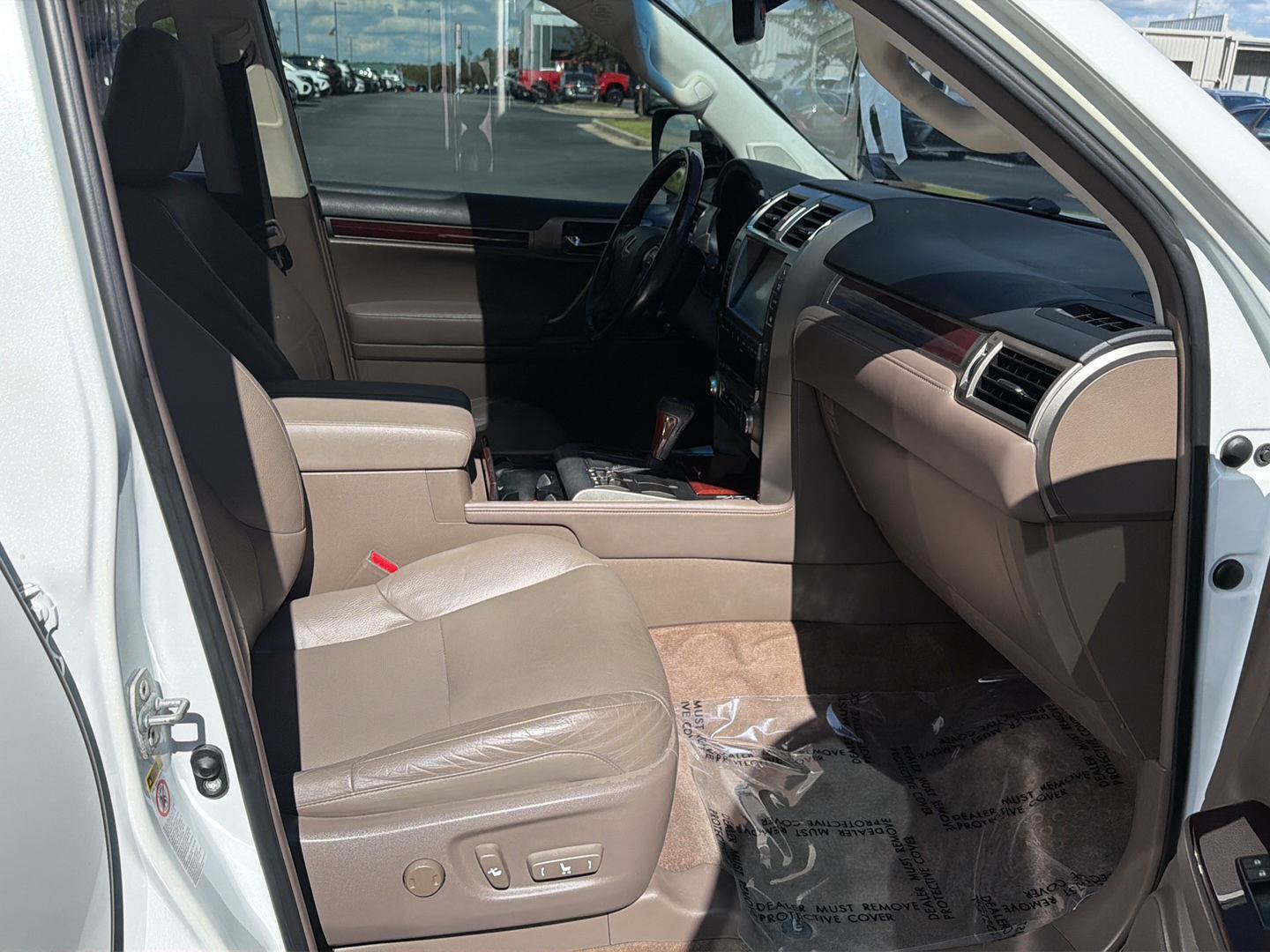 Used 2015 Lexus GX 460 w/ Premium Package AWD/4WD image 14