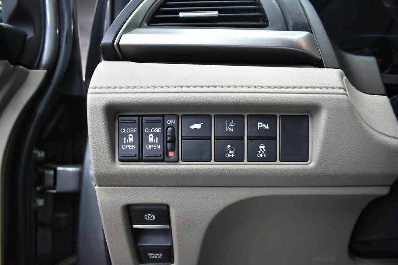Used 2018 Honda Odyssey Touring image 19
