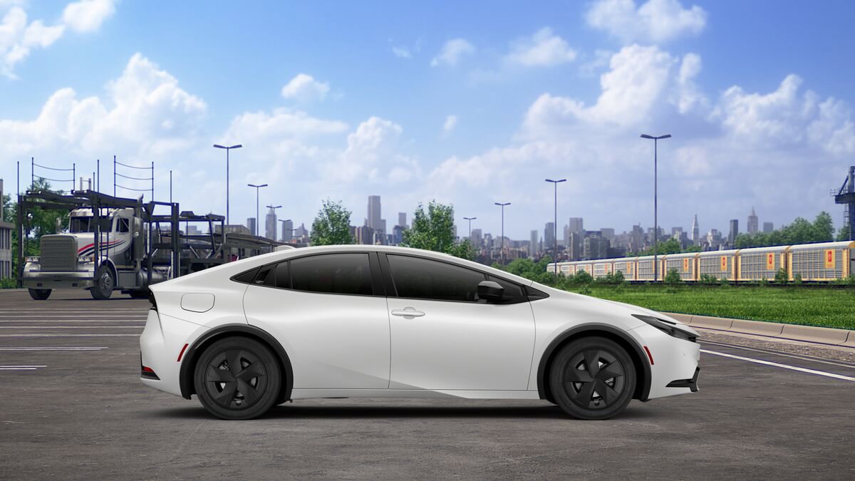 New 2026 Toyota Prius Plug-In Hybrid FWD image 12