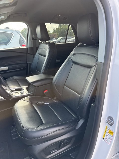 Used 2023 Ford Explorer Limited image 12