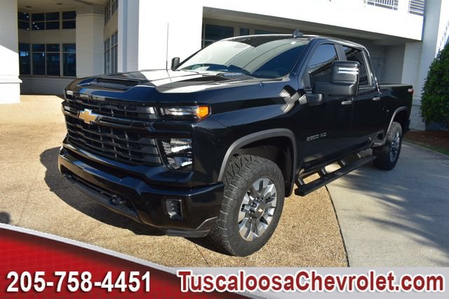 Used 2025 Chevrolet Silverado 2500 Custom AWD/4WD image 5
