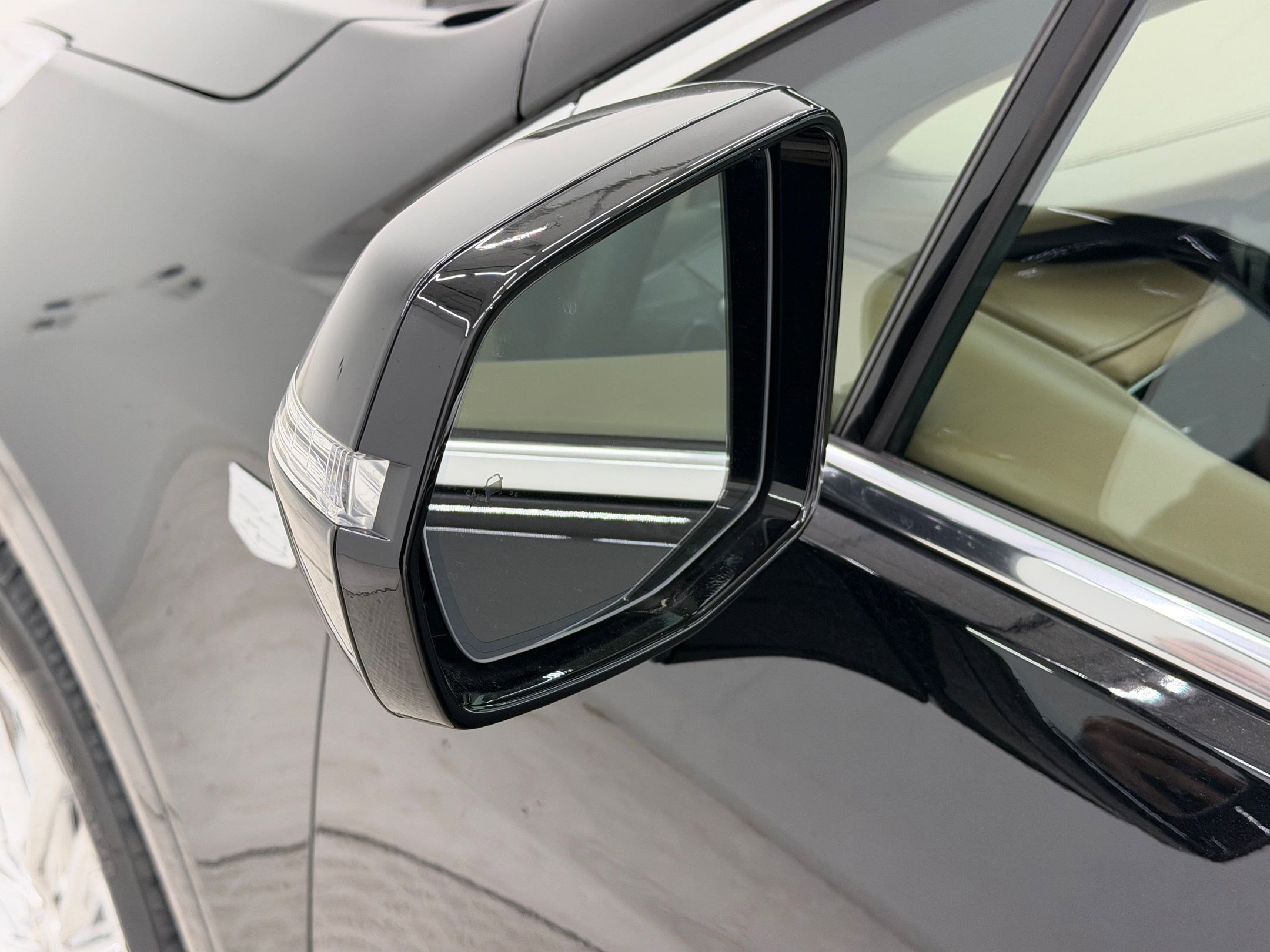 Used 2022 Cadillac XT5 Premium Luxury w/ Platinum Package image 23