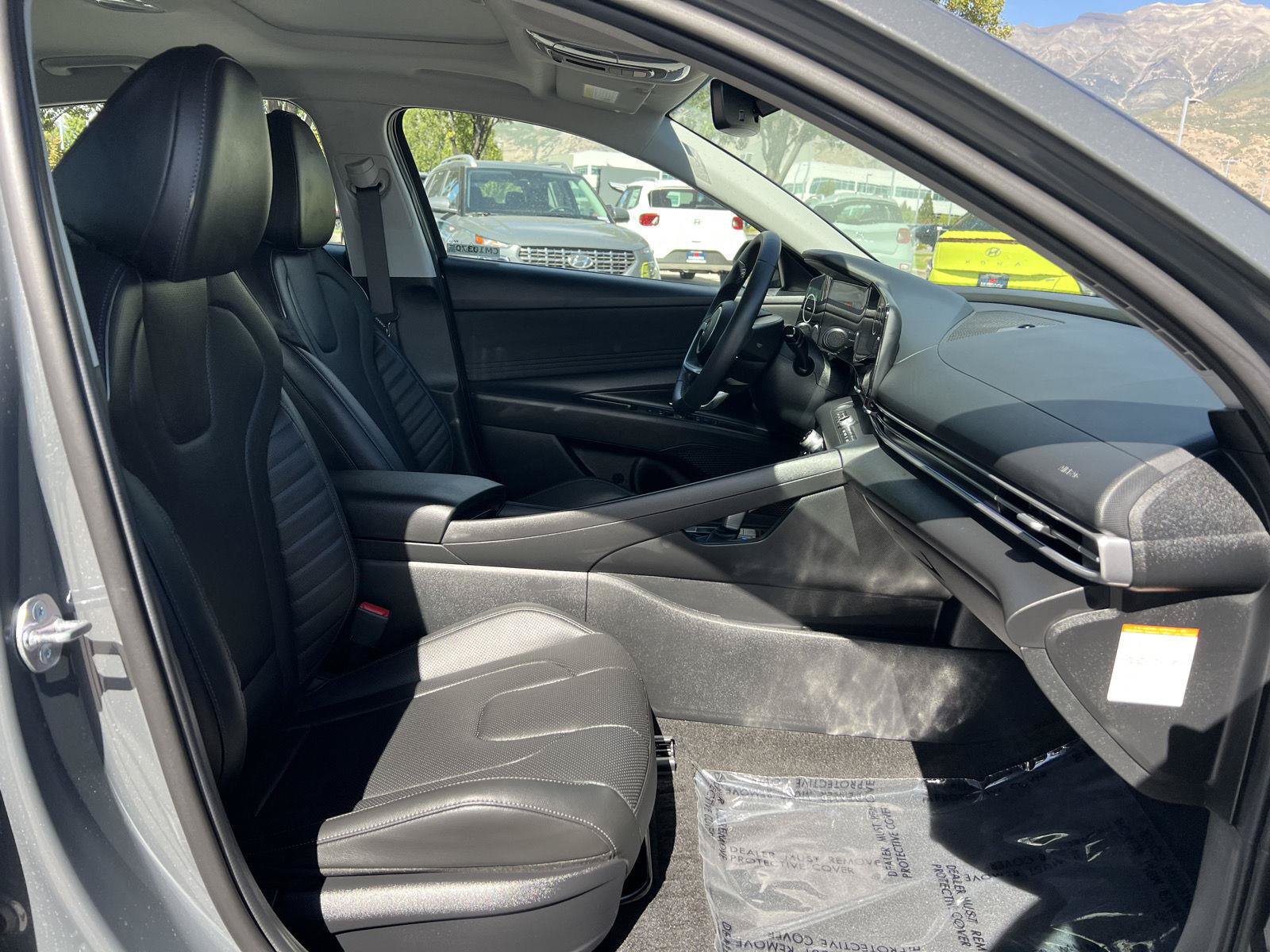 Certified 2026 Hyundai Elantra Limited FWD image 5