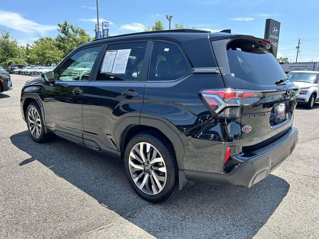 Used 2025 Subaru Forester Touring w/ Popular Package - Touring AWD/4WD image 4